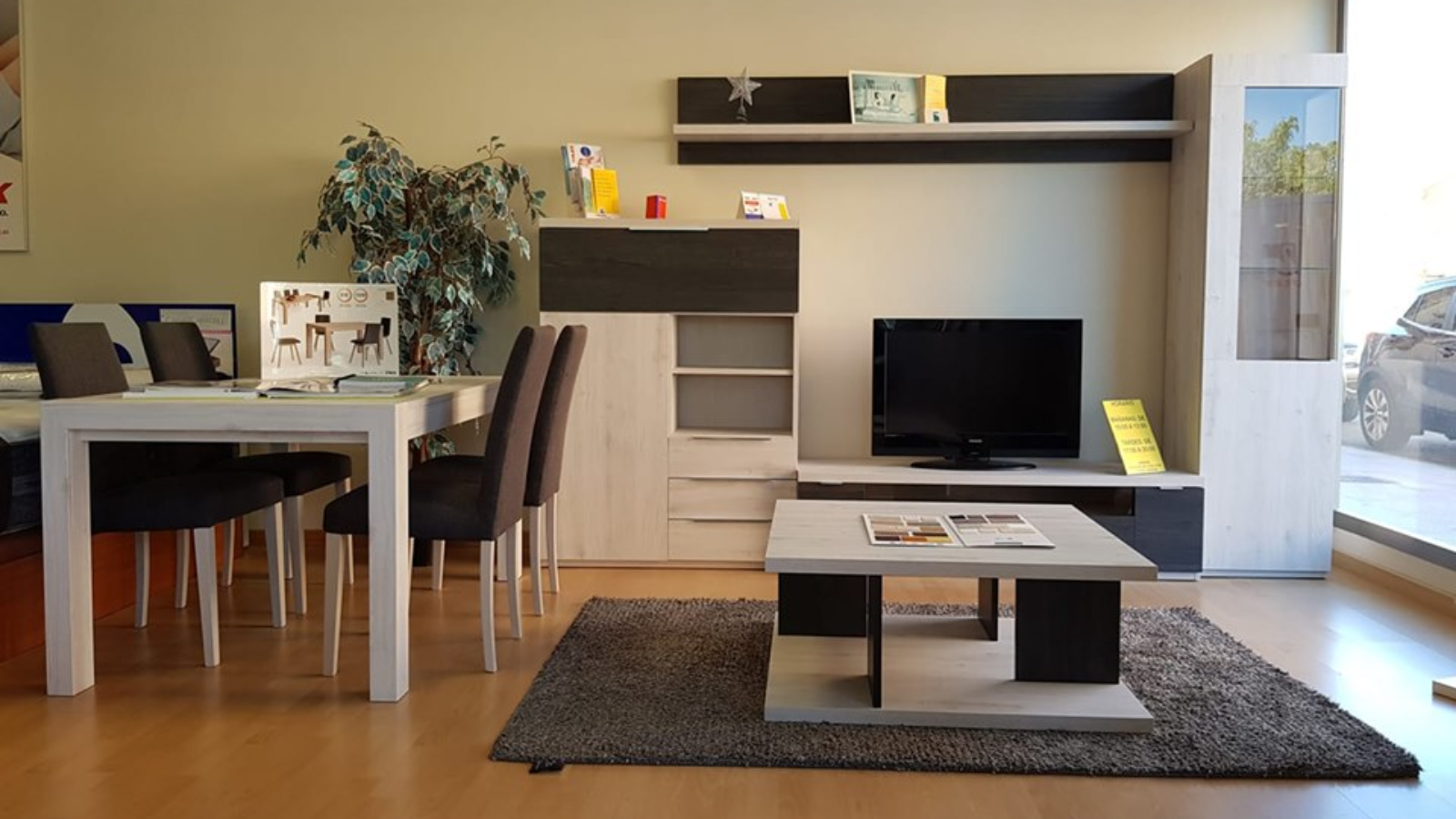 ¿Necesitas amueblar tu casa?

Colchonería VIC-MAY  te ofrece todo tipo de mueble (salones, juveniles, dormitorios, entradas, etc). Además disponemos de montadores profesionales para que el resultado de ese rincón tan especial sea de tu agrado.