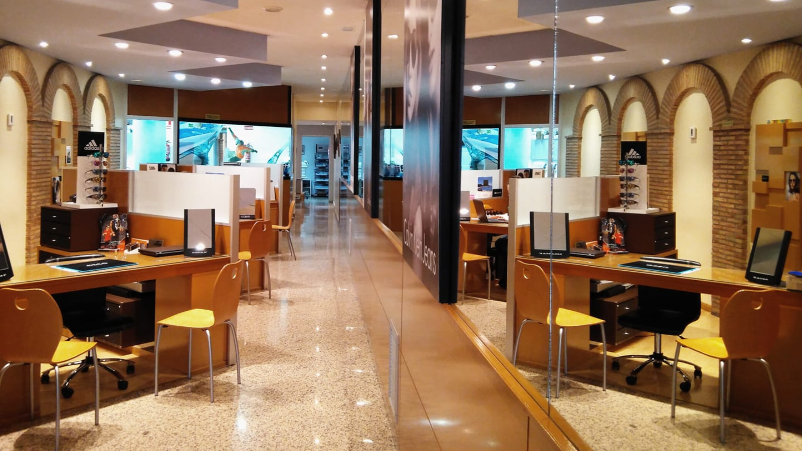 Ven a visitarnos a Federópticos Alba