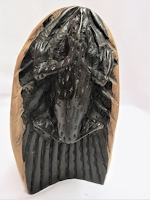 RANA EN MADERA DE ÉBANO