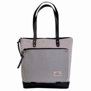 Bolso cuadrado book holder de Daniel Chong